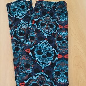 Leggings Depot Black Teal and Red Skull Print Leggings